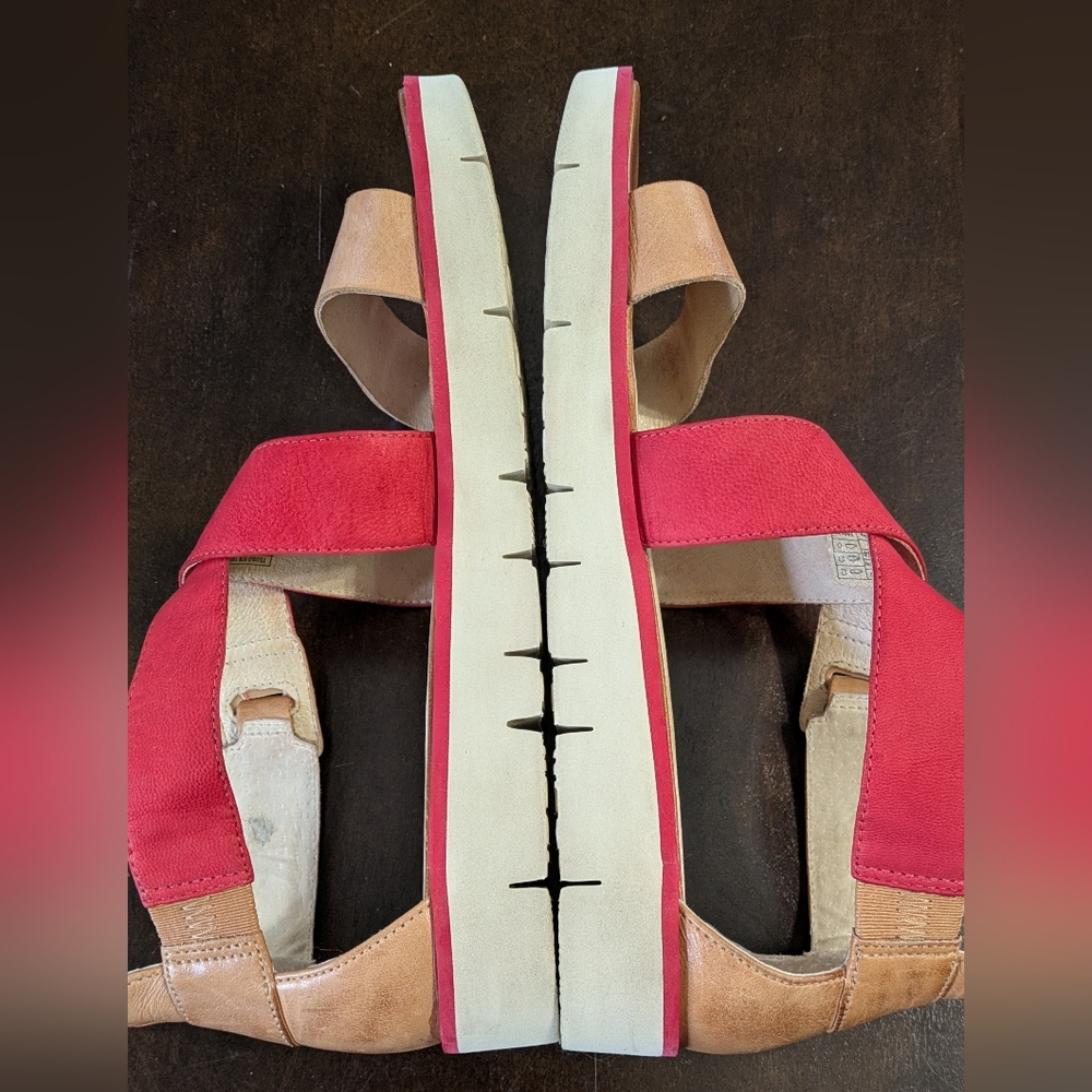 Tsubo Leather Gladiator Sandals. Size 8 - Picture 6 of 9